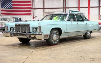Photo of a 1976 Lincoln Continental Town Car 1976 Lincoln Continental for sale
