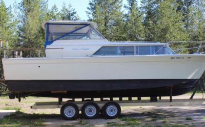 Photo of a 1967 Chris-Craft Commander Classic Cruiser Boat for sale