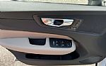 2026 XC60 Thumbnail 15