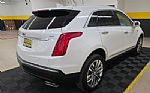 2017 XT5 AWD Premium Luxury Thumbnail 4
