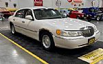 2001 Town Car Executive Series Thumbnail 2