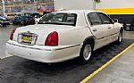 2001 Town Car Executive Series Thumbnail 3