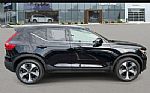 2023 XC40 Thumbnail 2