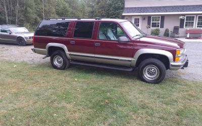 Photo of a 1999 Chevrolet Suburban for sale