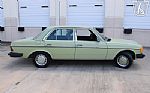 1977 240D Thumbnail 4