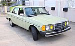 1977 240D Thumbnail 14