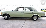 1977 240D Thumbnail 22