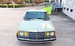 1977 240D Thumbnail 35