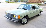 1977 240D Thumbnail 38