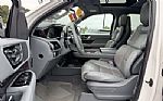 2019 Navigator Thumbnail 10