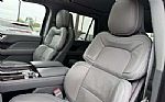 2019 Navigator Thumbnail 9