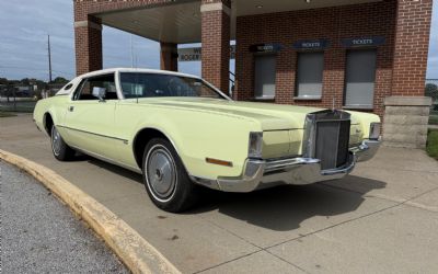 Photo of a 1972 Lincoln Continental Mark IV Coupe for sale