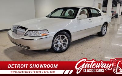 Photo of a 2005 Lincoln Town Car Signature Limited for sale