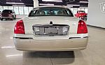 2005 Town Car Signature Limited Thumbnail 30