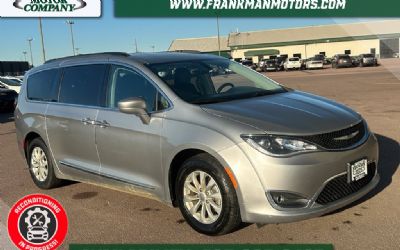 Photo of a 2017 Chrysler Pacifica Touring L for sale