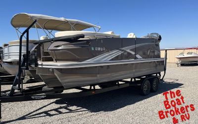 2017 Larson Escape 21' 