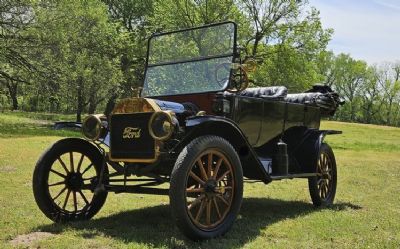 Photo of a 1914 Ford Model T Convertible for sale