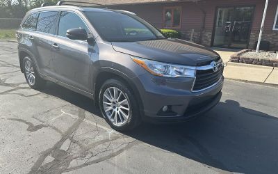 Photo of a 2015 Toyota Highlander XLE SUV for sale